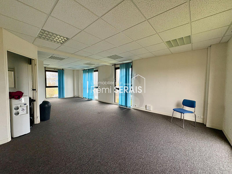 Bureau - 131 m² - 7 pièces