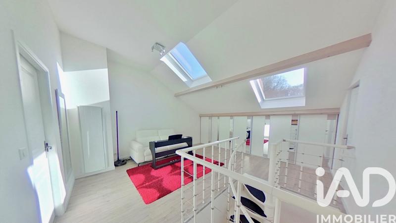 Maison - 280 m² - 10 pièces