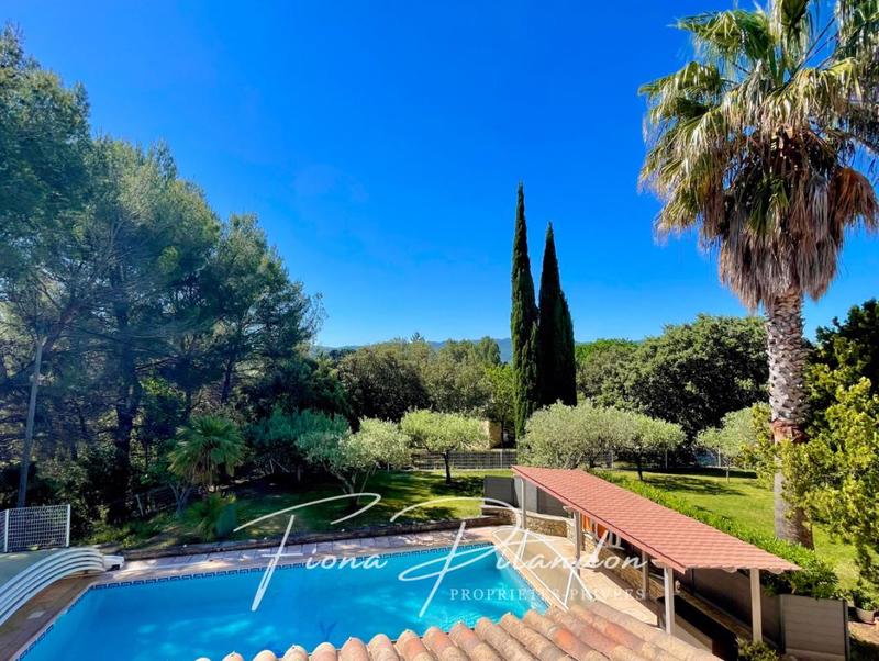 Villa - 200 m² - 7 pièces