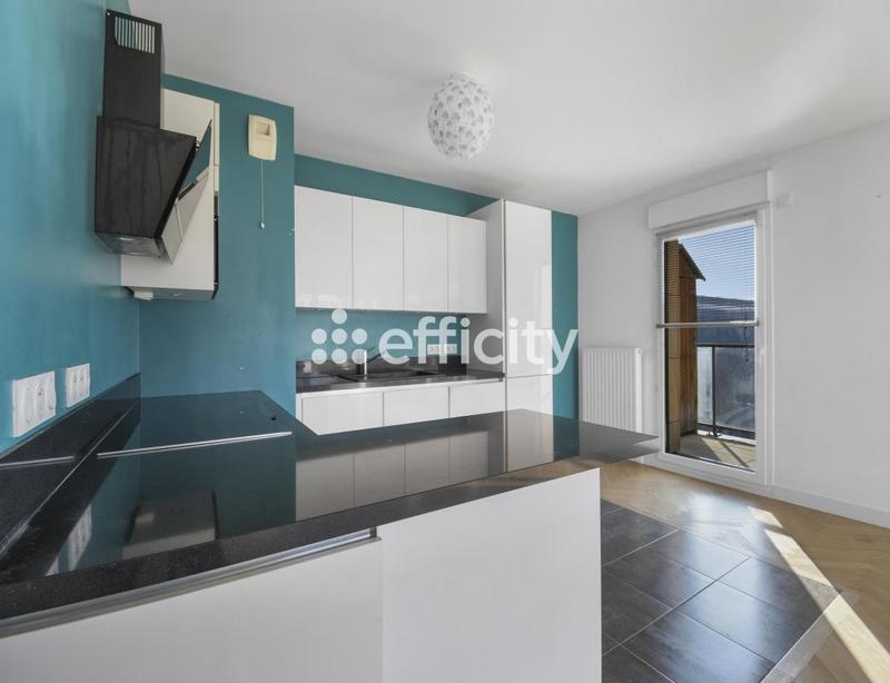 Appartement - 92 m² - 4 pièces