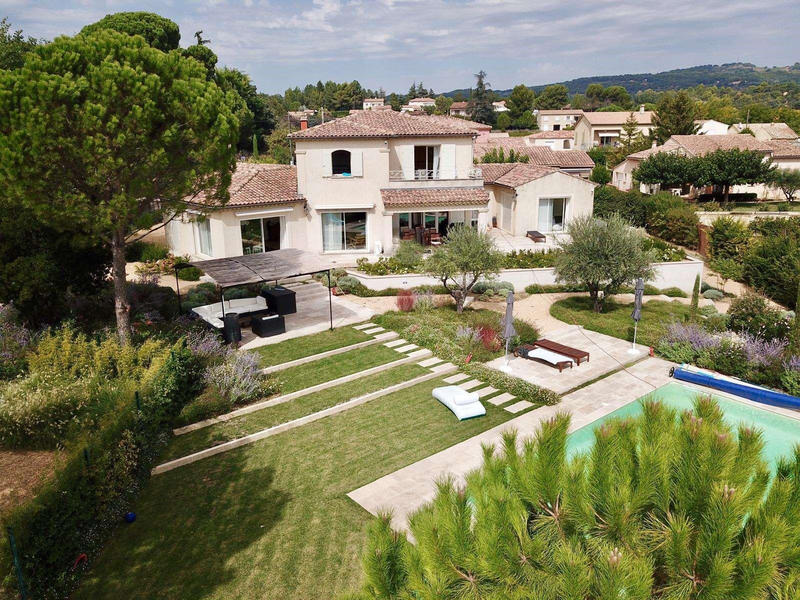 Villa - 250 m² - 10 pièces