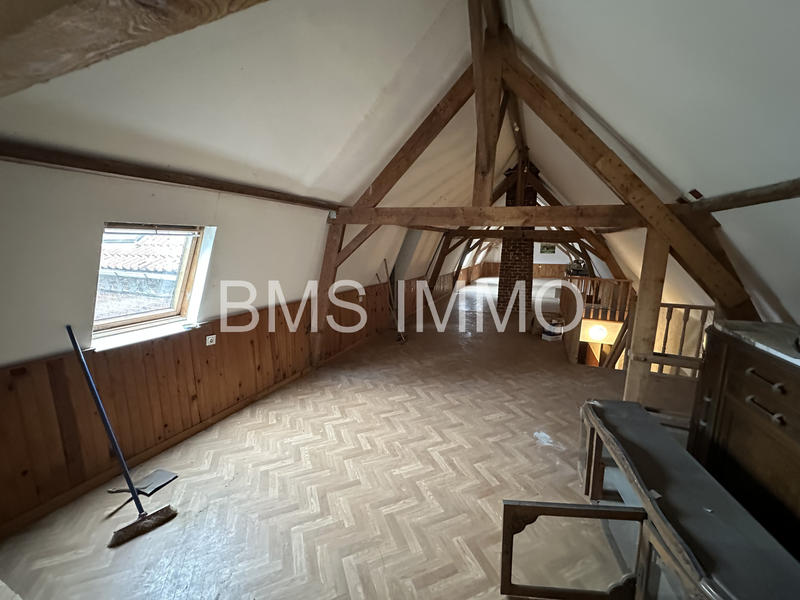 Maison - 260 m² - 6 pièces