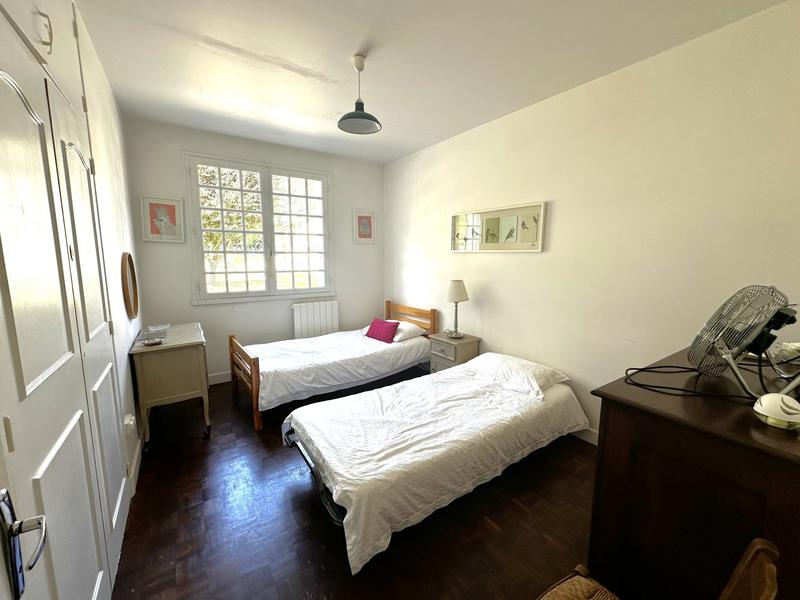 Maison traditionnelle - 185 m² - 7 pièces