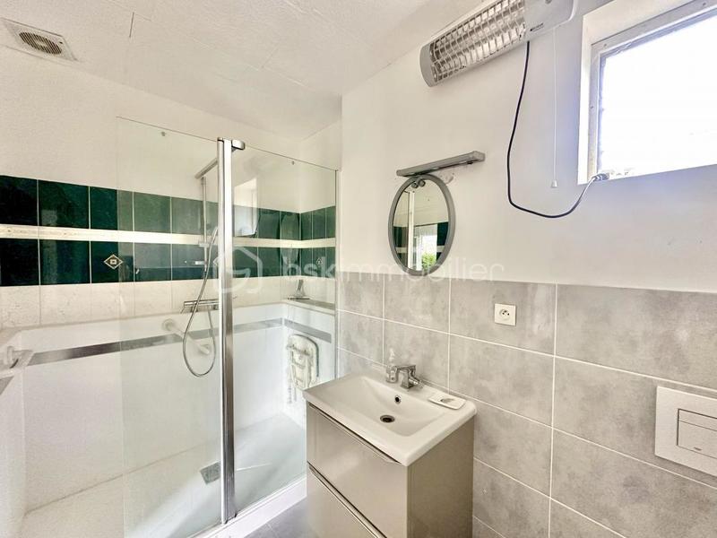 Maison traditionnelle - 146 m² - 5 pièces