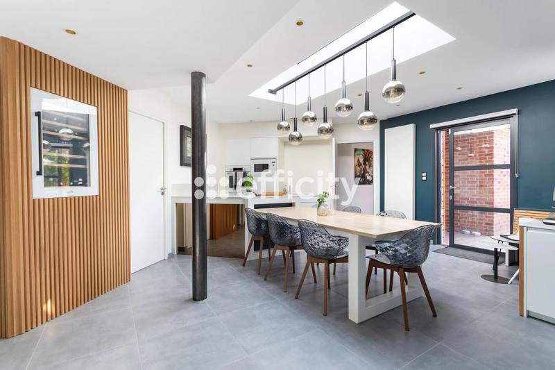 Maison - 315 m² - 8 pièces