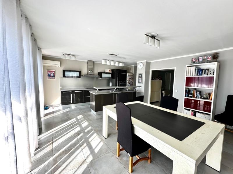 Appartement - 105 m² - 4 pièces