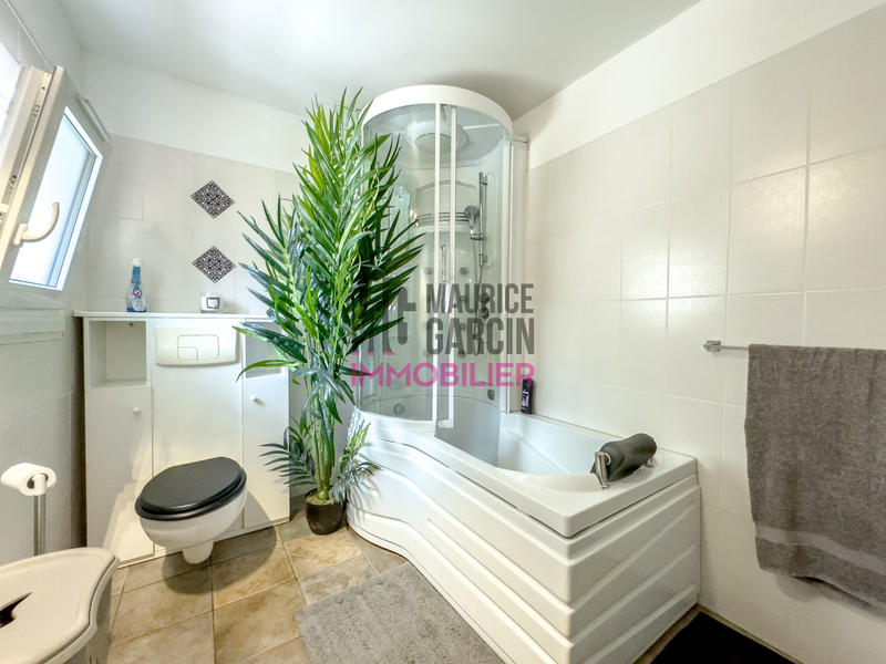 Maison - 300 m² - 10 pièces