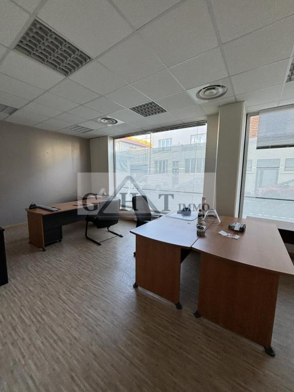 Bureau - 234 m²