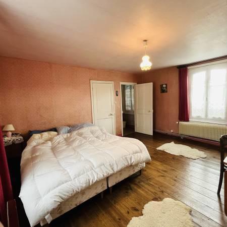 Maison - 137 m² - 7 pièces