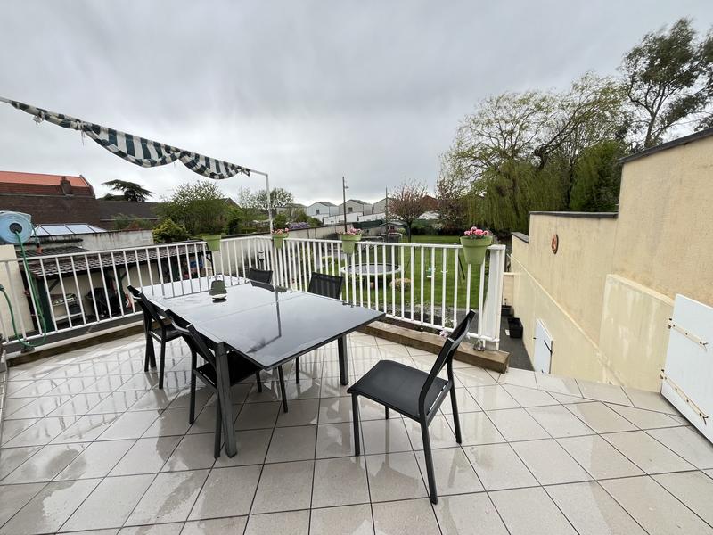 Maison - 255 m² - 6 pièces