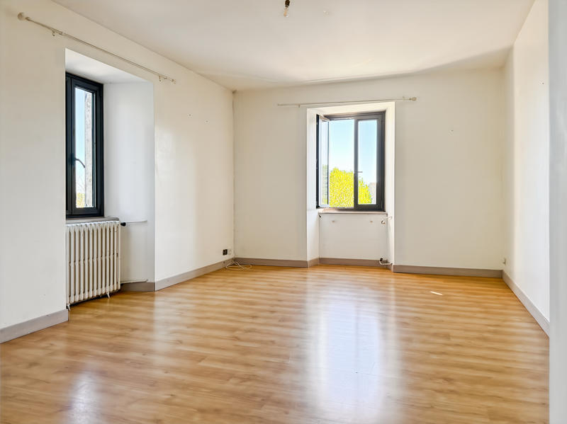 Maison - 240 m² - 10 pièces