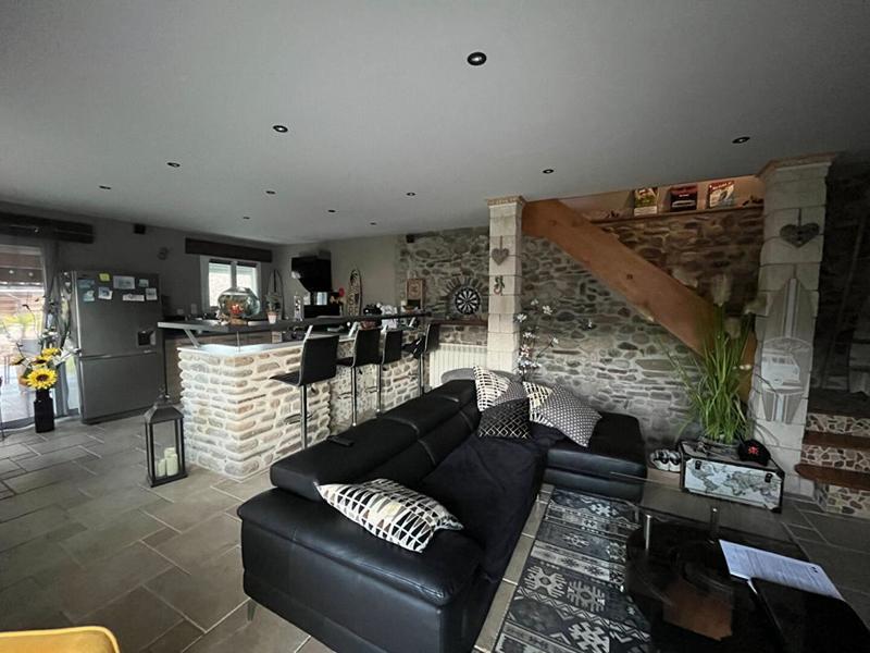 Propriété - 212 m² - 9 pièces