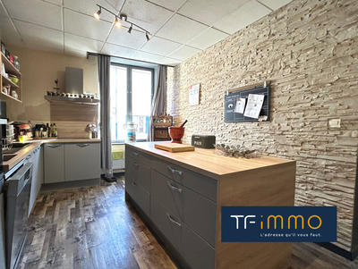 Maison - 253 m² - 6 pièces