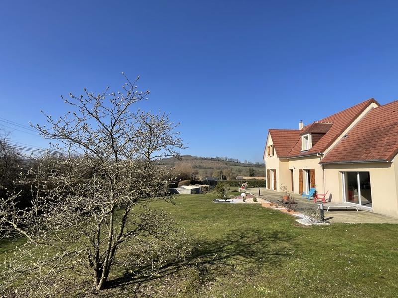 Maison traditionnelle - 147 m² - 7 pièces