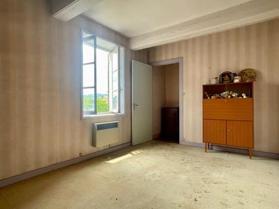 Maison - 93 m² - 5 pièces