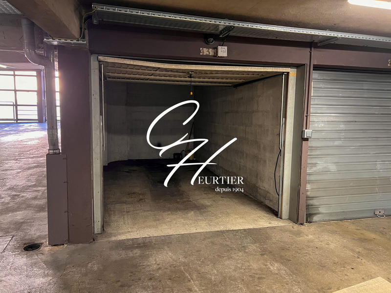 Parking / Garage - 16 m²