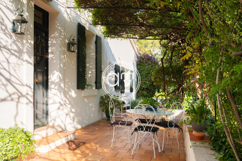 Villa - 326 m² - 11 pièces