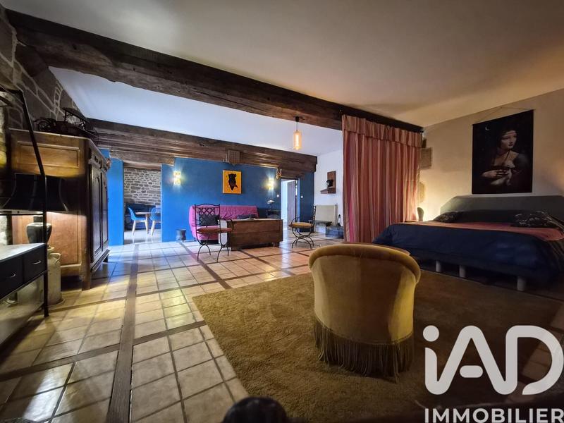 Maison - 232 m² - 7 pièces