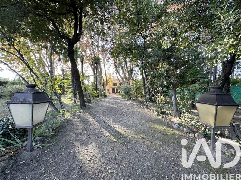 Maison - 328 m² - 6 pièces