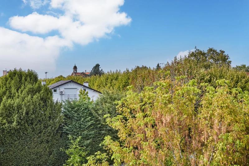 Maison - 400 m² - 10 pièces