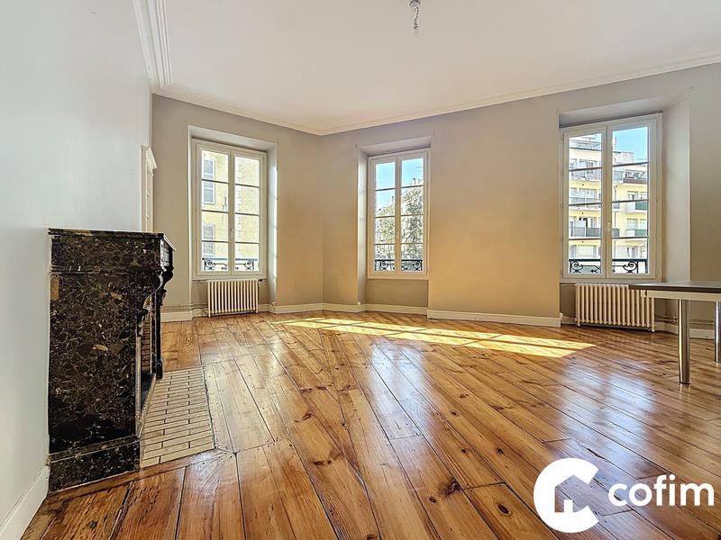 Appartement - 98 m² - 4 pièces