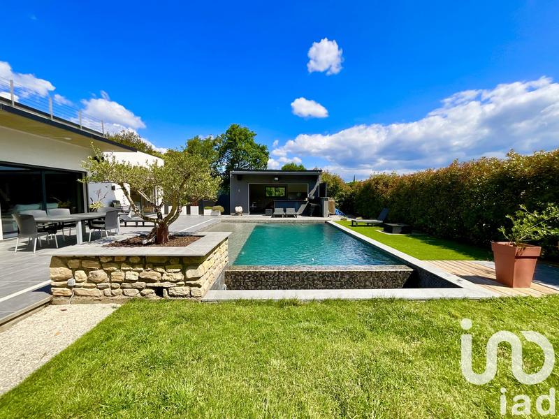 Maison - 218 m² - 6 pièces