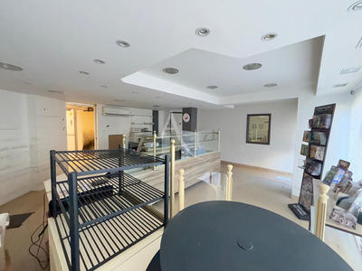 Local commercial - 134 m² - 3 pièces