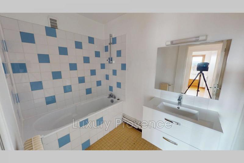 Appartement - 92 m² - 5 pièces