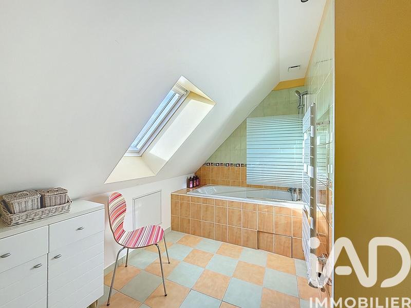 Maison - 143 m² - 6 pièces