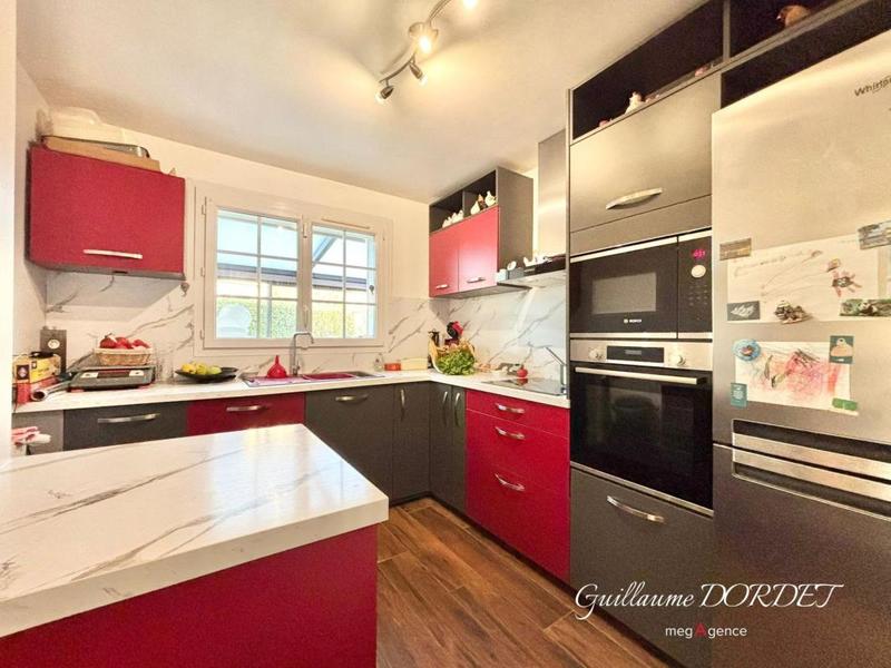 Maison traditionnelle - 90 m² - 5 pièces