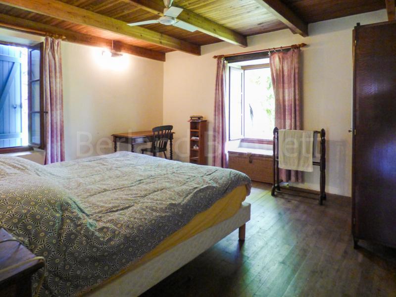 Maison en pierre - 177 m² - 7 pièces