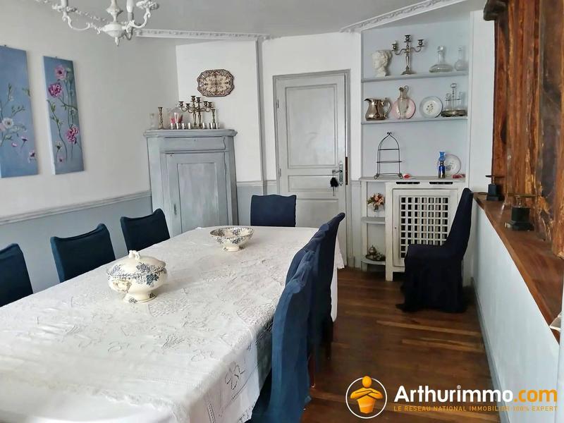 Maison - 228 m² - 9 pièces