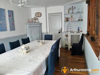 Maison - 228 m² - 9 pièces