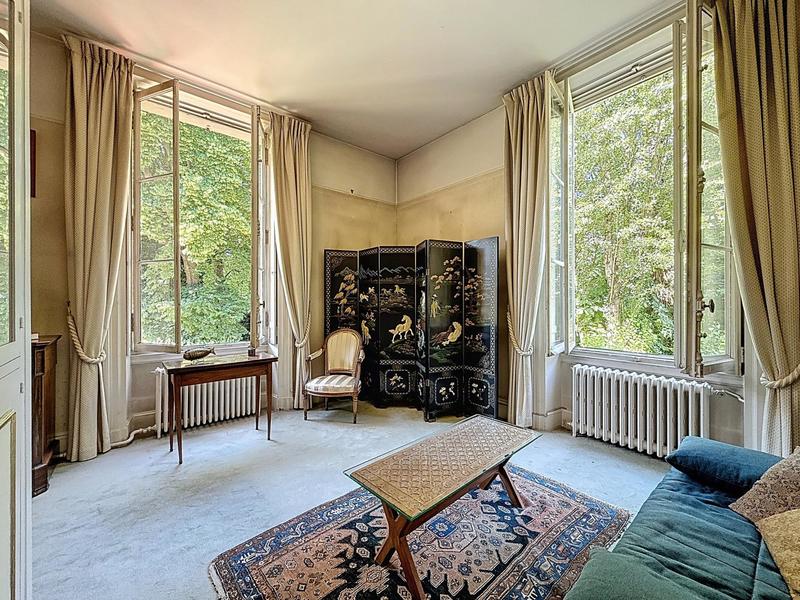 Appartement - 189 m² - 8 pièces