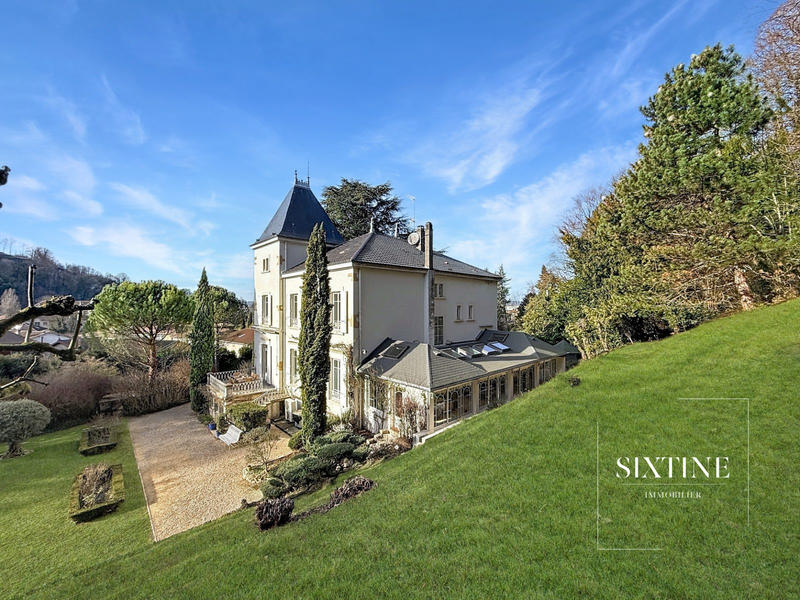 Manoir - 330 m² - 11 pièces