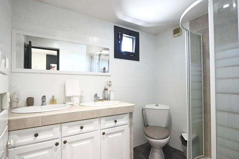 Maison - 210 m² - 7 pièces