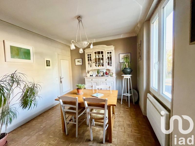 Maison - 220 m² - 8 pièces