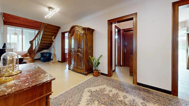 Maison - 226 m² - 7 pièces
