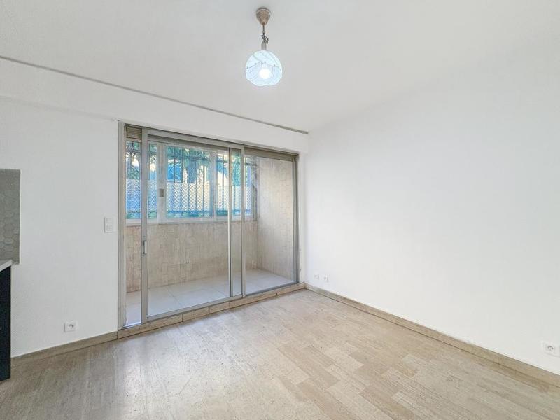 Studio - 17 m² - 1 pièce