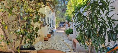 Propriété - 220 m² - 7 pièces