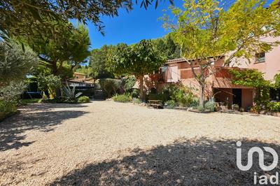 Maison - 180 m² - 7 pièces