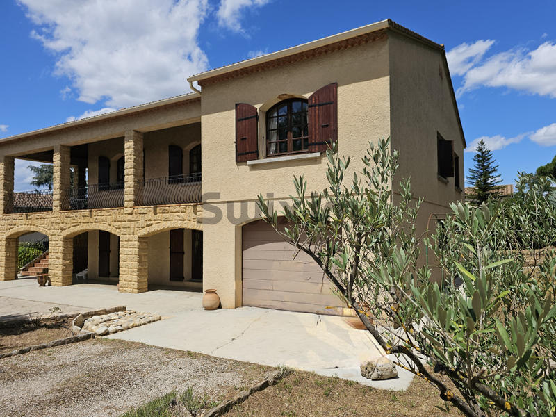 Villa - 267 m² - 11 pièces