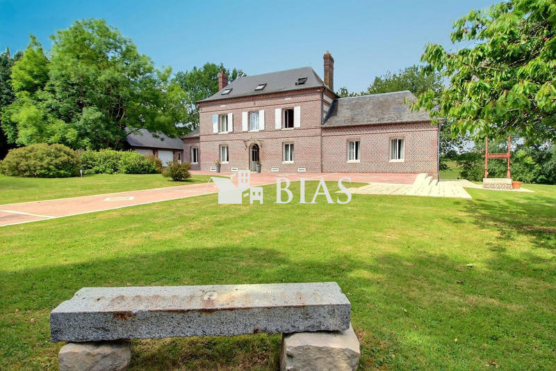 Maison - 182 m² - 8 pièces