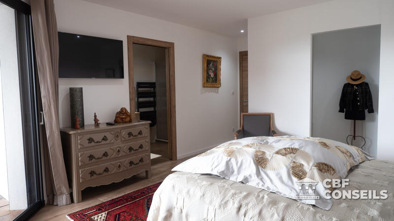 Maison contemporaine - 247 m² - 7 pièces