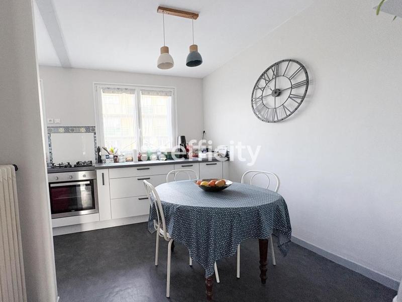 Appartement - 100 m² - 5 pièces