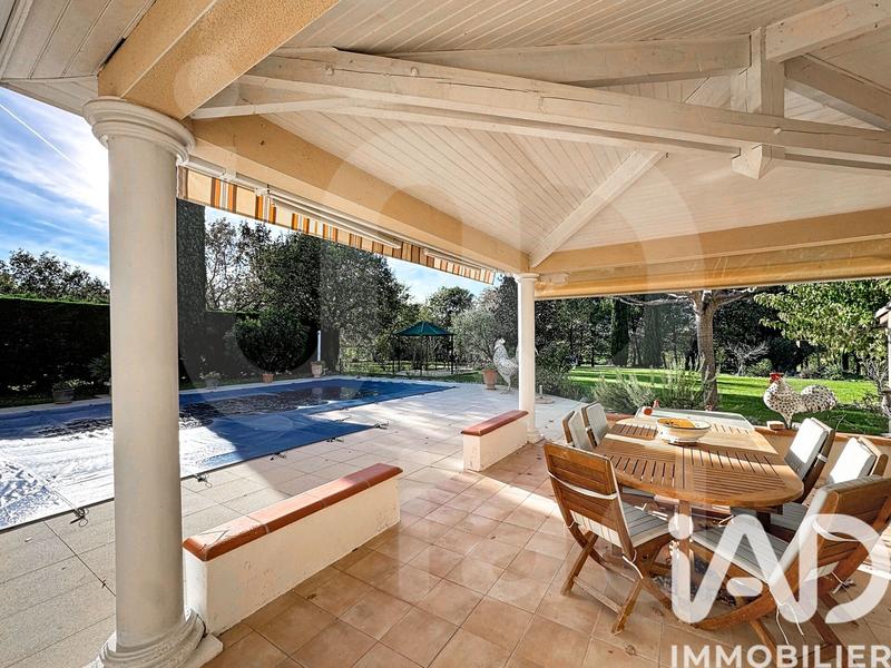 Maison - 211 m² - 7 pièces