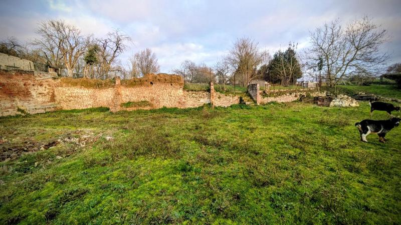 Terrain constructible - 1 337 m²