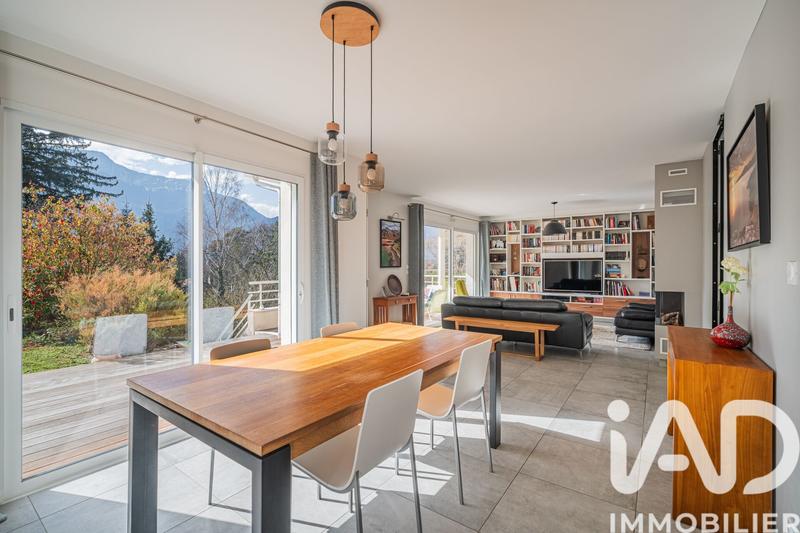 Maison - 136 m² - 6 pièces