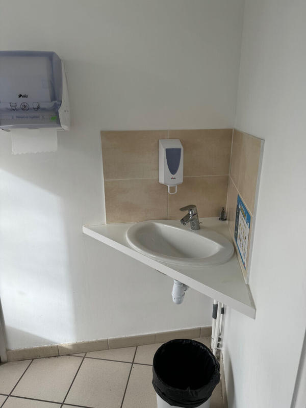 Local d'activité / Entrepôt - 255 m²