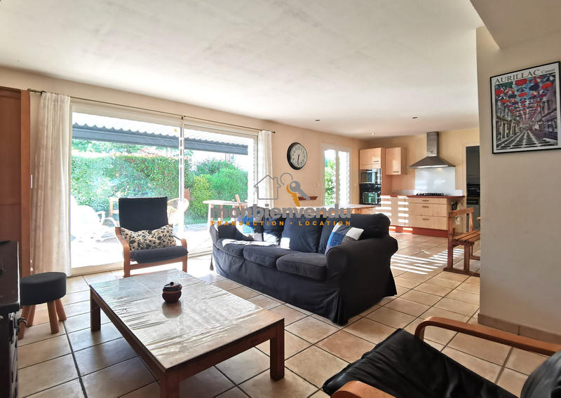 Maison traditionnelle - 140 m² - 8 pièces